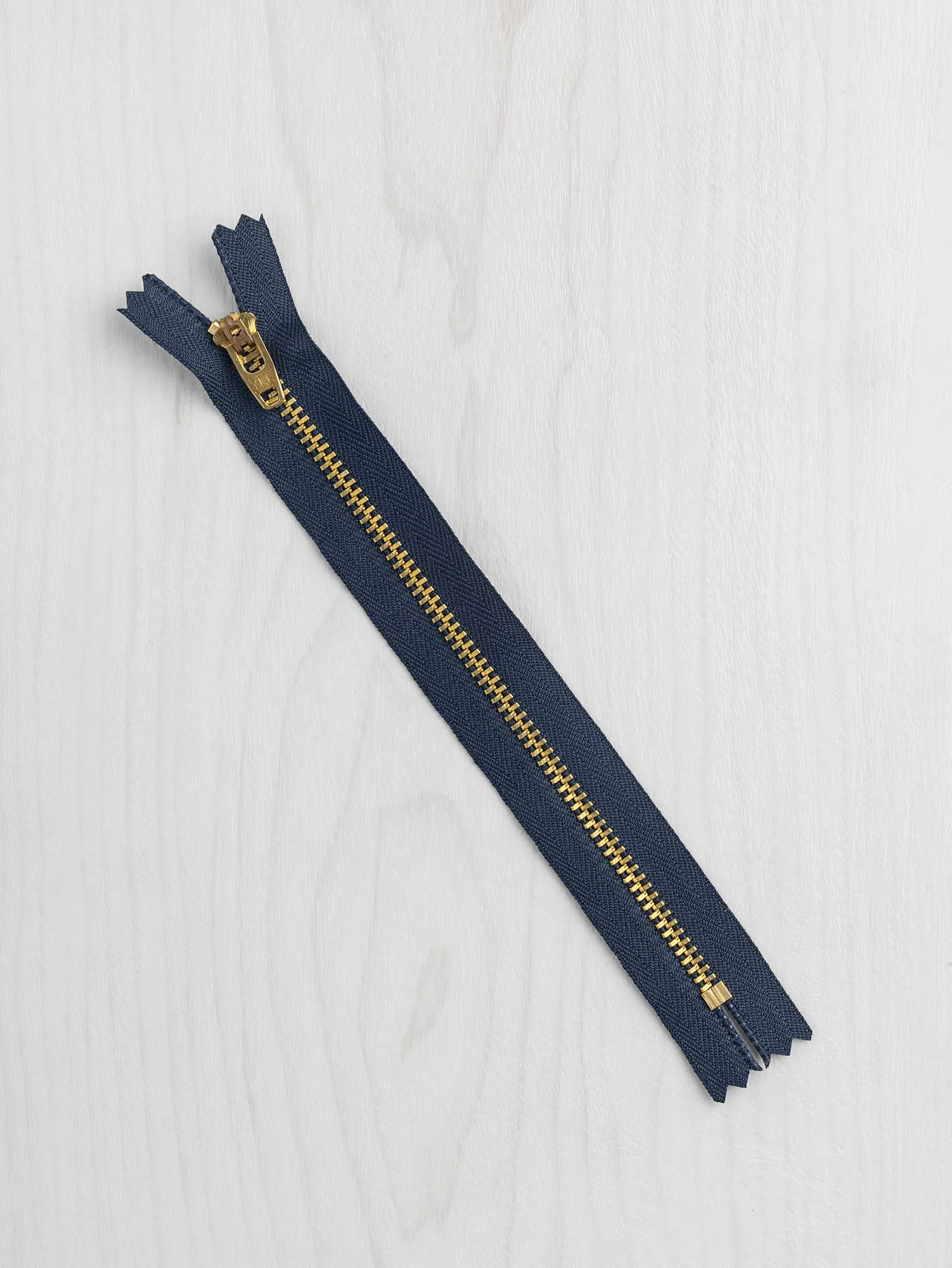 Closed-End YKK Jeans Zipper with Metal Teeth