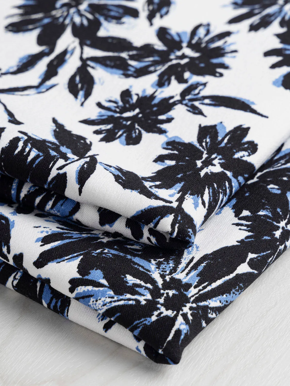 Daisy Print Stretch Viscose Twill Deadstock - Black   Blue   White