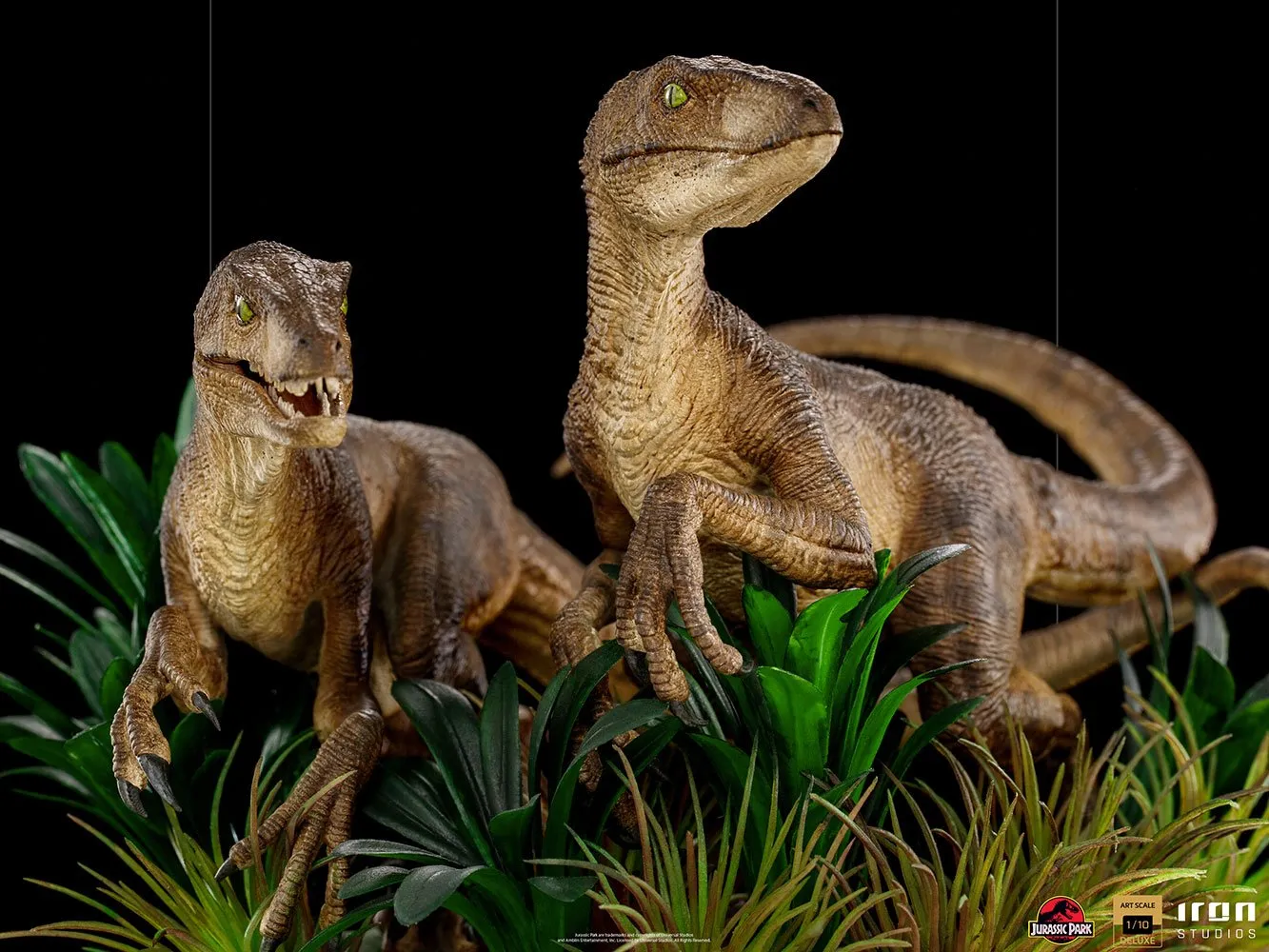 Iron Studios Jurassic Park Just The Two Raptors Deluxe 1:10 Scale Statue