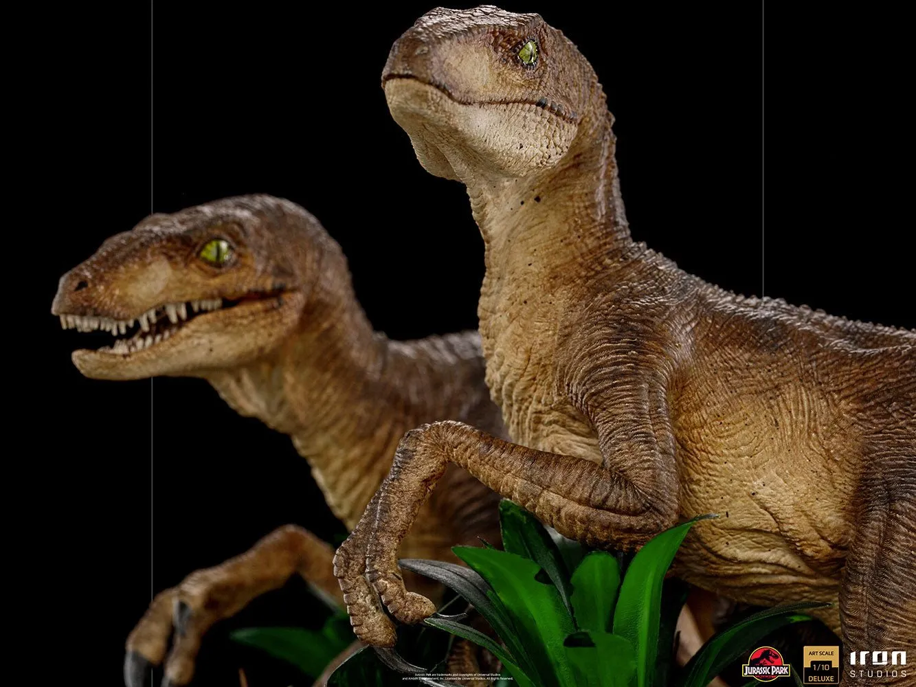 Iron Studios Jurassic Park Just The Two Raptors Deluxe 1:10 Scale Statue