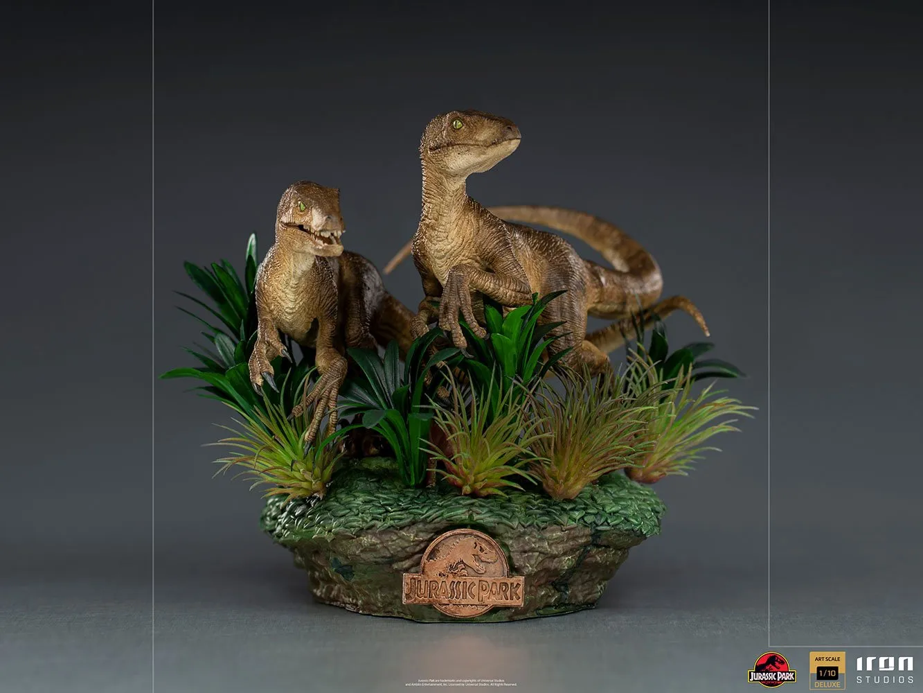 Iron Studios Jurassic Park Just The Two Raptors Deluxe 1:10 Scale Statue