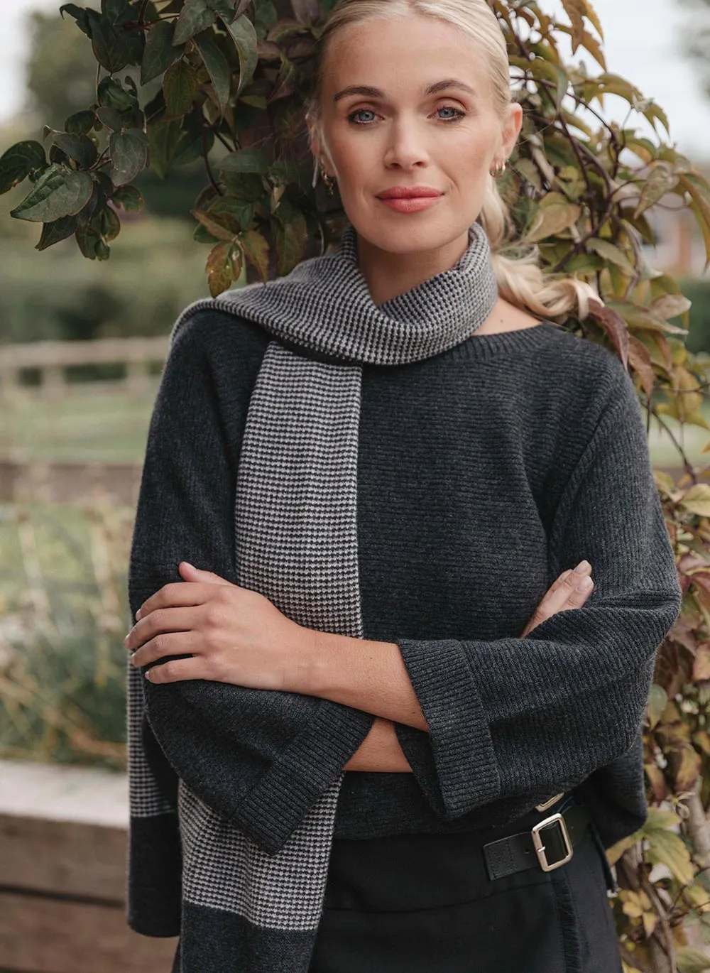 Textured Cashmere Scarf - Charcoal